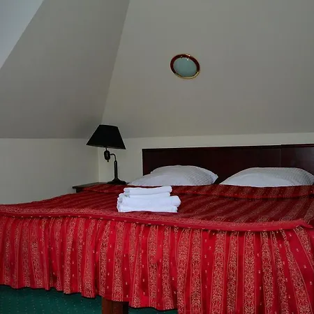 Victor - Sea View Cliff