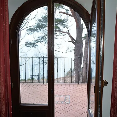 Victor - Sea View Cliff *