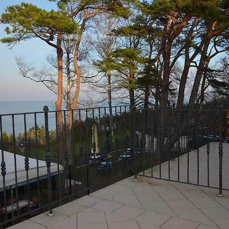 Victor - Sea View Cliff *