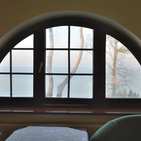 Victor - Sea View Cliff