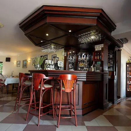 Victor - Sea View Cliff *