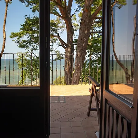 Victor - Sea View Cliff *