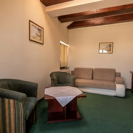 Victor - Sea View Cliff